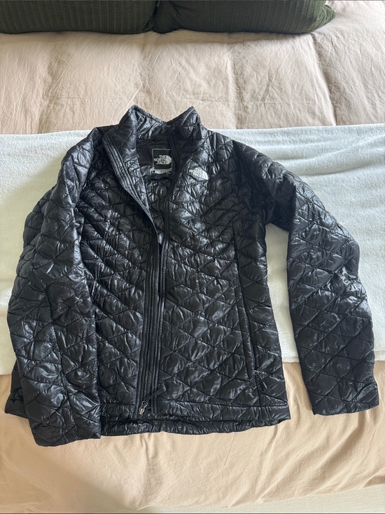 The North Face Jackets & Blazers - The North Face Black Quilted Lightweight Puffer Jacket